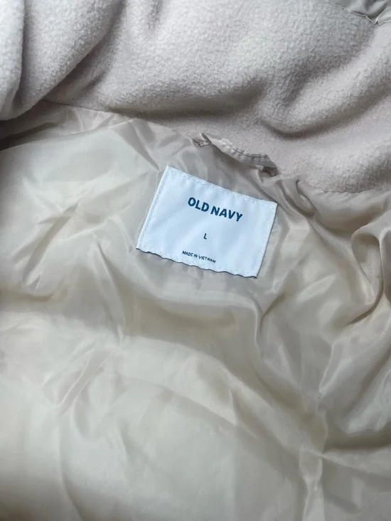 Old Navy Women’s Cream Colored Water-Resistant Quilted Puffer Jacket Size Large - Picture 13 of 13